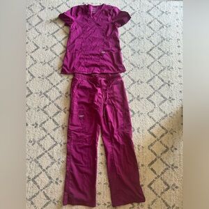 Cherokee scrub set size small maroon color great condition.